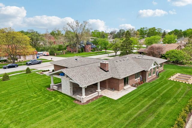 9019 W Sierra Lane, Palos Hills, IL 60465