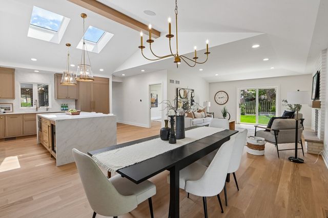 9019 W Sierra Lane, Palos Hills, IL 60465
