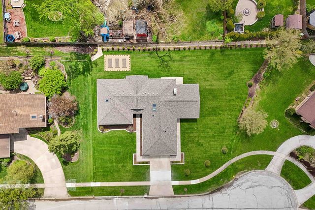 9019 W Sierra Lane, Palos Hills, IL 60465
