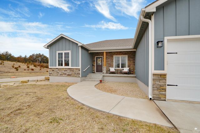 512 Ledgestone Ridge Court, Manhattan, KS 66503