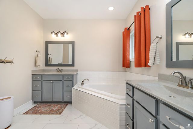 512 Ledgestone Ridge Court, Manhattan, KS 66503