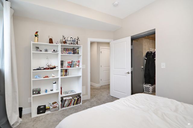 512 Ledgestone Ridge Court, Manhattan, KS 66503