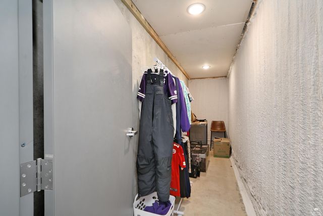 512 Ledgestone Ridge Court, Manhattan, KS 66503