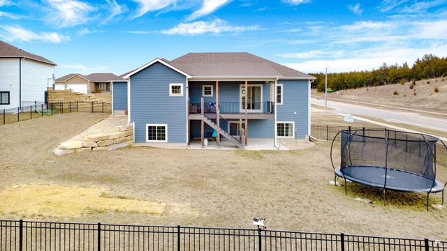 512 Ledgestone Ridge Court, Manhattan, KS 66503