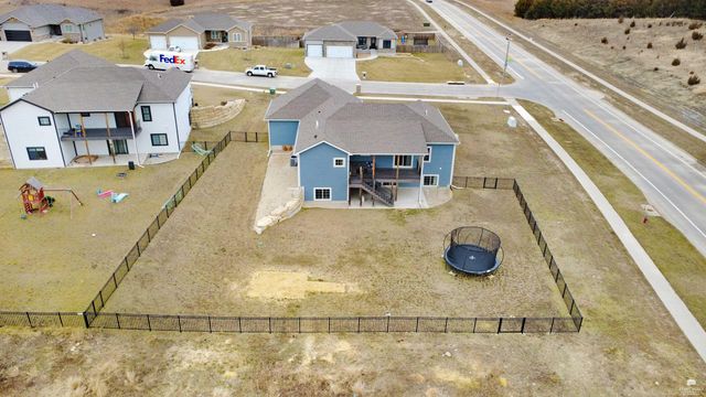 512 Ledgestone Ridge Court, Manhattan, KS 66503