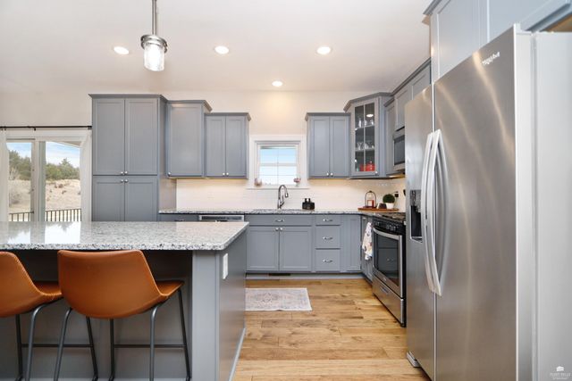 512 Ledgestone Ridge Court, Manhattan, KS 66503