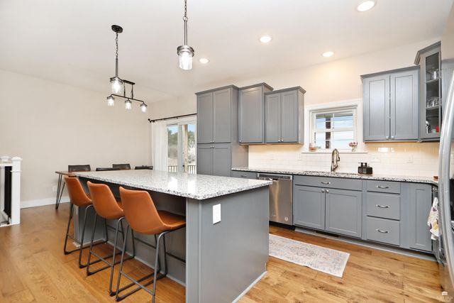 512 Ledgestone Ridge Court, Manhattan, KS 66503