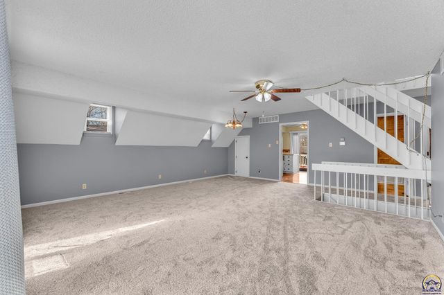 3708 SW 35th ST, Topeka, KS 66614