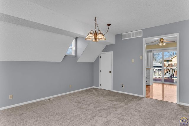 3708 SW 35th ST, Topeka, KS 66614