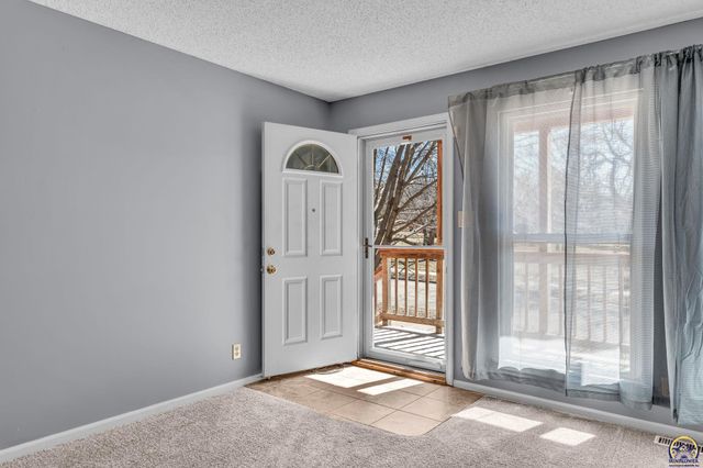 3708 SW 35th ST, Topeka, KS 66614