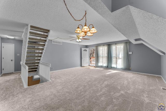 3708 SW 35th ST, Topeka, KS 66614