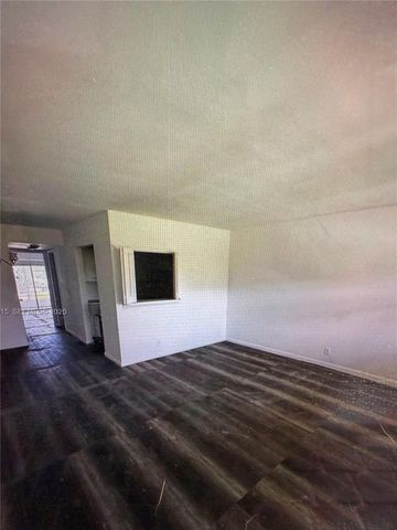 42 SHEFFIELD B B, West Palm Beach, FL 33417