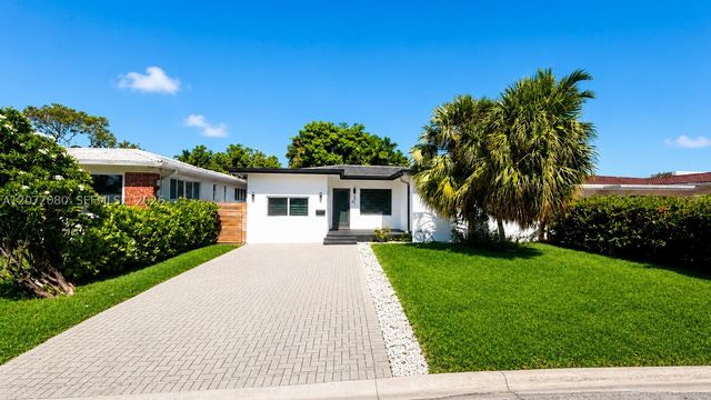 8819 Dickens Ave, Surfside, FL 33154