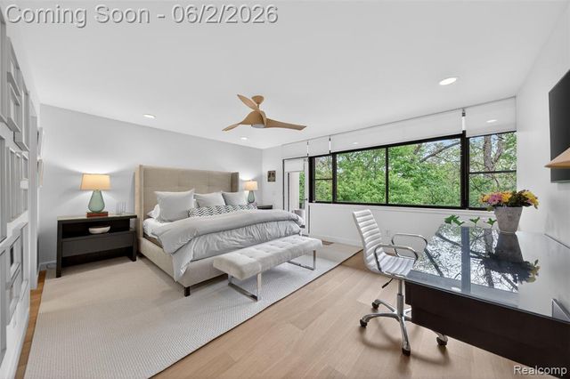 32714 Ravine Drive, Franklin, MI 48025