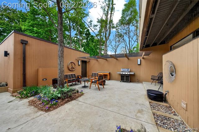 32714 Ravine Drive, Franklin, MI 48025