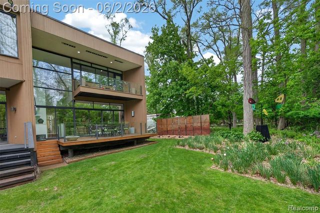 32714 Ravine Drive, Franklin, MI 48025