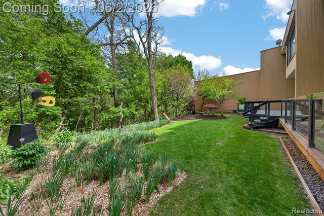 32714 Ravine Drive, Franklin, MI 48025