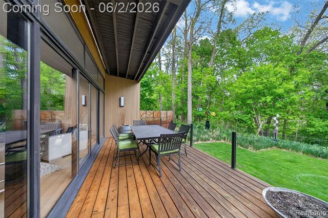 32714 Ravine Drive, Franklin, MI 48025