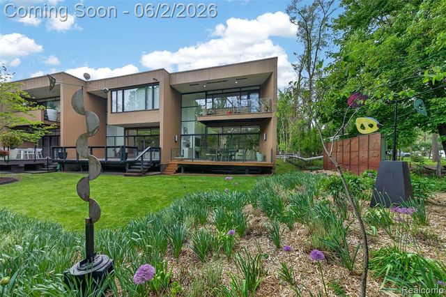 32714 Ravine Drive, Franklin, MI 48025