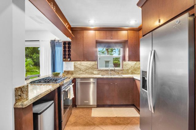 1219 N Lakeside Drive, Lake Worth Beach, FL 33460