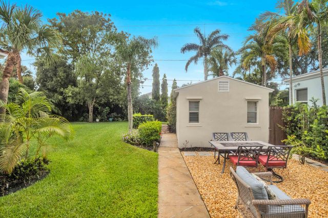 1219 N Lakeside Drive, Lake Worth Beach, FL 33460