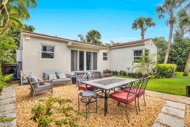 1219 N Lakeside Drive, Lake Worth Beach, FL 33460