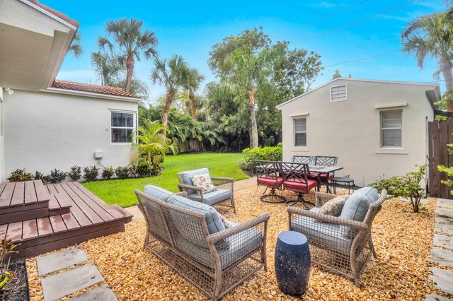 1219 N Lakeside Drive, Lake Worth Beach, FL 33460