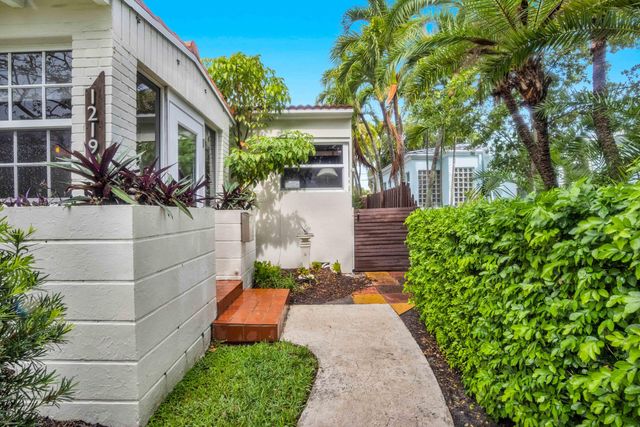 1219 N Lakeside Drive, Lake Worth Beach, FL 33460