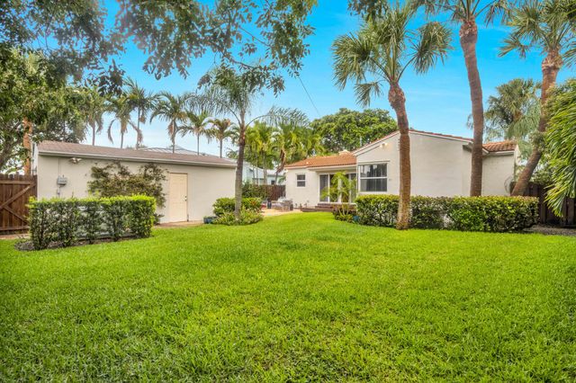 1219 N Lakeside Drive, Lake Worth Beach, FL 33460