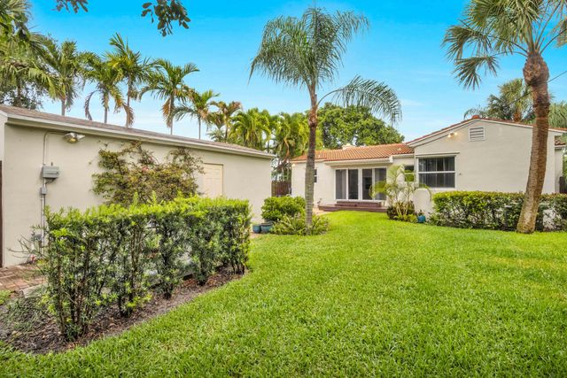 1219 N Lakeside Drive, Lake Worth Beach, FL 33460
