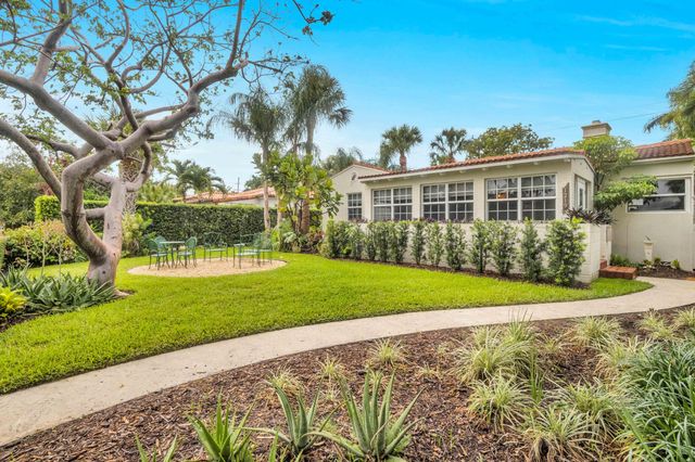 1219 N Lakeside Drive, Lake Worth Beach, FL 33460