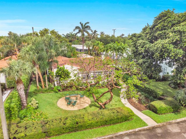 1219 N Lakeside Drive, Lake Worth Beach, FL 33460
