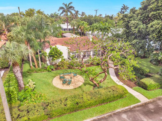 1219 N Lakeside Drive, Lake Worth Beach, FL 33460