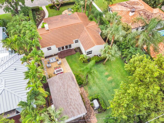 1219 N Lakeside Drive, Lake Worth Beach, FL 33460