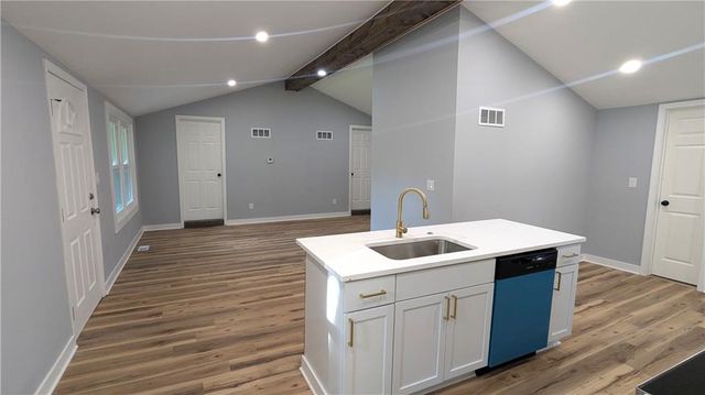 405 S BELLEMERE Road, Blue Springs, MO 64015