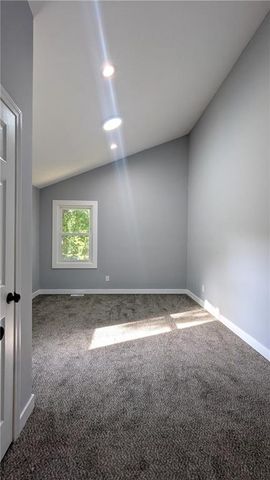 405 S BELLEMERE Road, Blue Springs, MO 64015