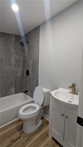 405 S BELLEMERE Road, Blue Springs, MO 64015