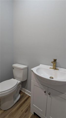 405 S BELLEMERE Road, Blue Springs, MO 64015