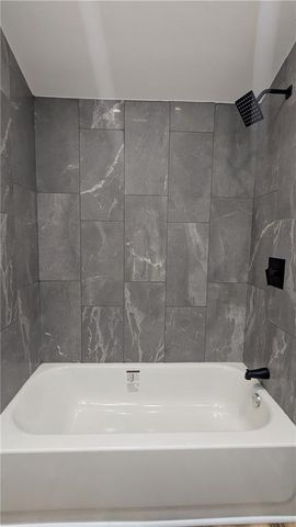 405 S BELLEMERE Road, Blue Springs, MO 64015
