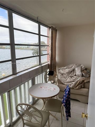 18555 NE 14th Avenue 618, Miami, FL 33179