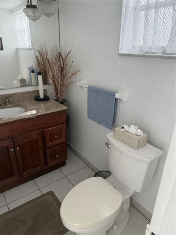 18555 NE 14th Avenue 618, Miami, FL 33179