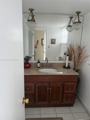 18555 NE 14th Avenue 618, Miami, FL 33179