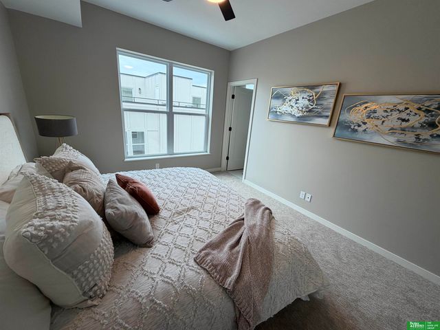 1026 S 33rd Street, Omaha, NE 68105