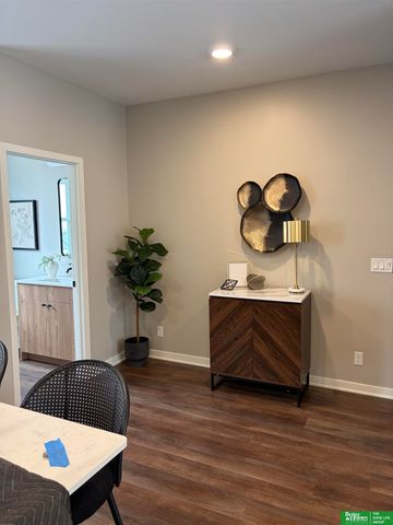 1026 S 33rd Street, Omaha, NE 68105