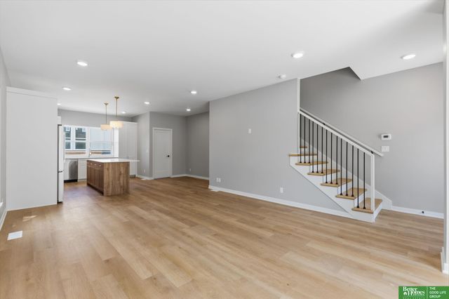 1026 S 33rd Street, Omaha, NE 68105