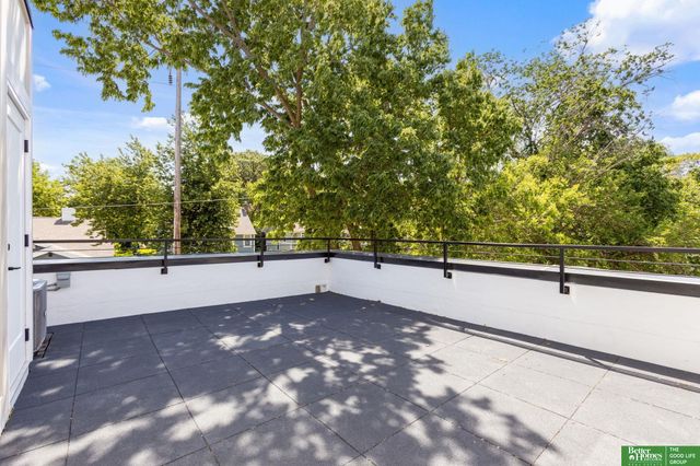 1026 S 33rd Street, Omaha, NE 68105