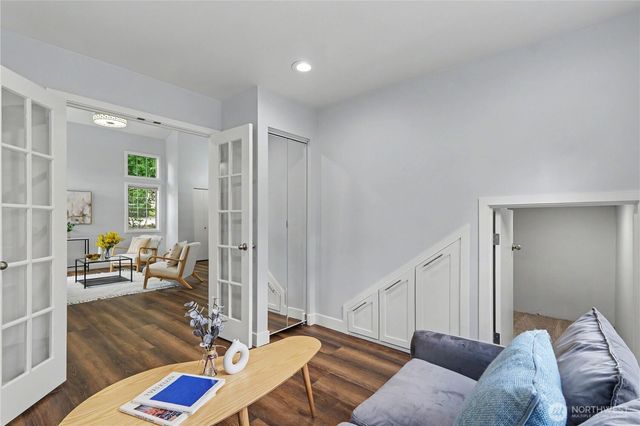 24305 SE 42nd Place, Sammamish, WA 98029