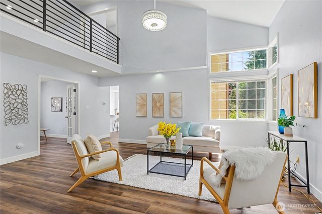 24305 SE 42nd Place, Sammamish, WA 98029