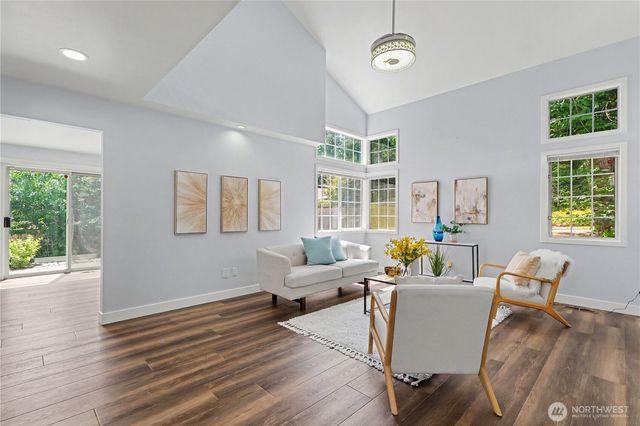 24305 SE 42nd Place, Sammamish, WA 98029