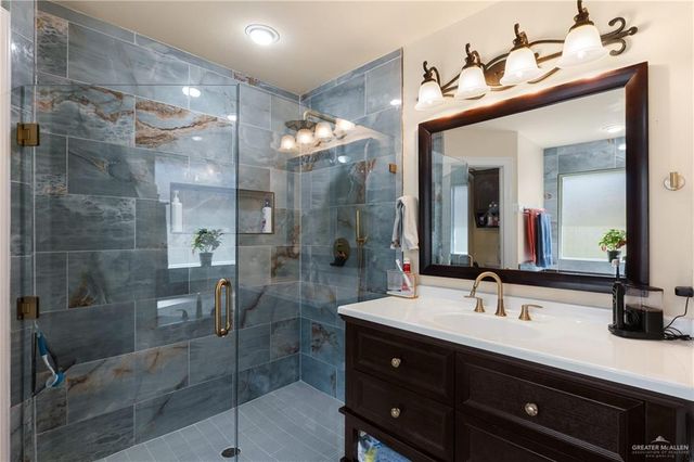 611 Dalobo Boulevard, Edinburg, TX 78541